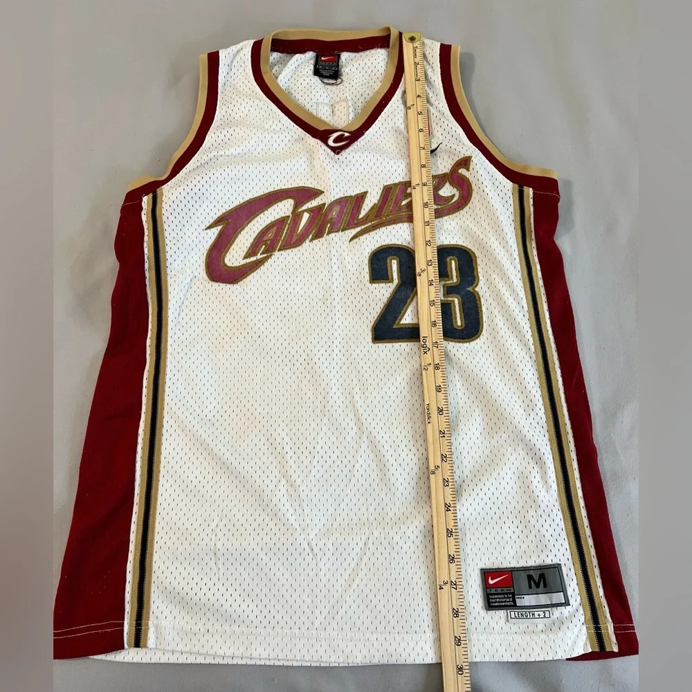VTG Nike NBA Swingman‎ Mens Cleveland Cavaliers LeBron James Jersey Sz Medium